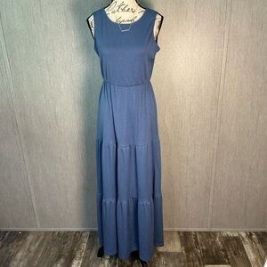 Gilli Sleeveless Blue Maxi Dress Size Medium